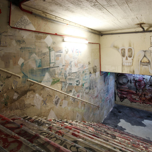 Lasco Project 1 / Terrains Vagues / Escalier 2 / Mur 3 Collectif