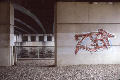 Zap. Paris, 1984.
