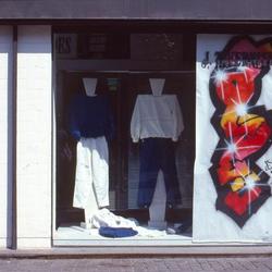 Bando. Paris, 1984.