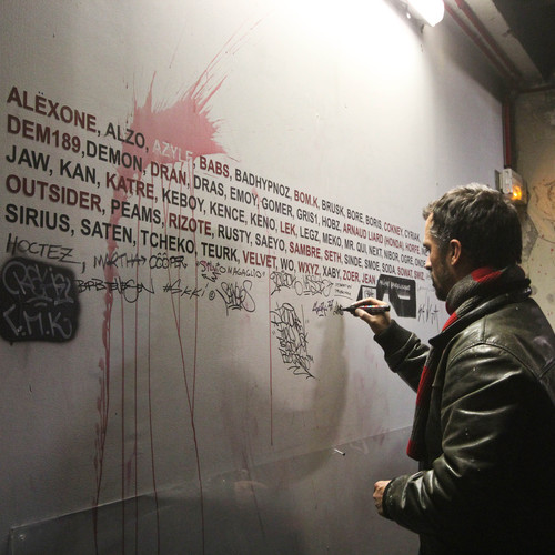 Lasco Project 1 / Terrains Vagues / Niveau 2 / Mur 1 Cartel