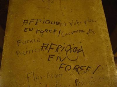 Auteurs inconnus. Paray-Vieille-Poste, 2005.