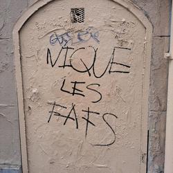 Glizer, auteur inconnu. Paris, 2024.