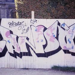 Bando. Paris, 1985. 