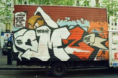 Adek. Paris, 2004.