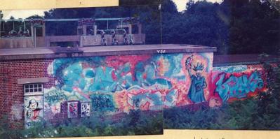 Sly, Stich, Spray, Kiss. Farnborough,  Angleterre,1986. 