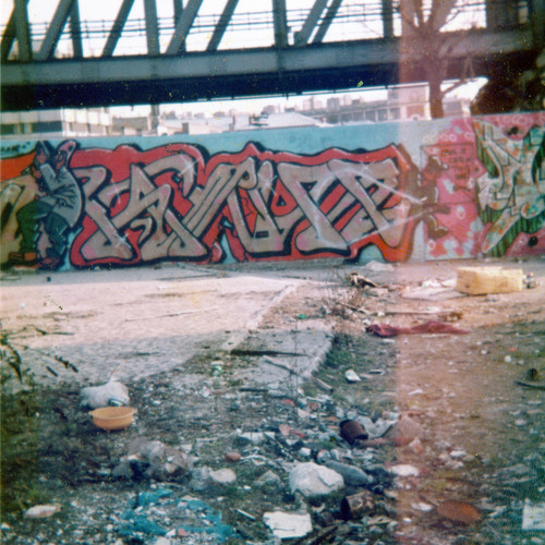 Irus. Paris, 1985.