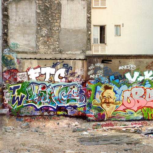 Creez, Vksé, Snik, FTC, Satur, Obsen, Sero, Saer, Secret. Paris, 1992.