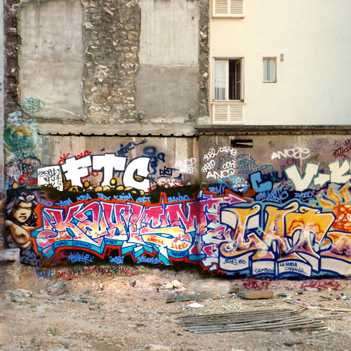 Creez, Vksé, Snik, FTC, Mode2, Echo, Sero, Psy, Secret. Paris, 1992.