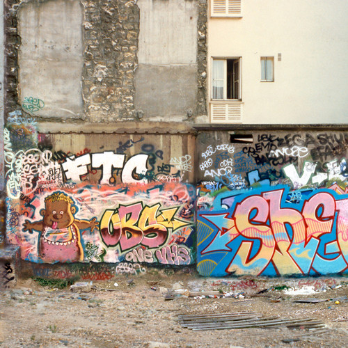 Creez, Vksé, Snik, FTC, Obsen, Poch, Semea, Saer, Secret. Paris, 1992.