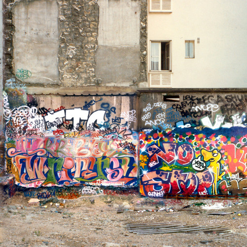 Creez, Vksé, Snik, Spher, Zenoy, Keal, Desno, Semea, Saer, Secret. Paris, 1992.