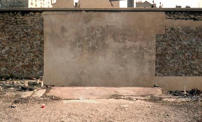 01 Mur 13 vierge. Terrain de Stalingrad / La Chapelle, Paris 1984.