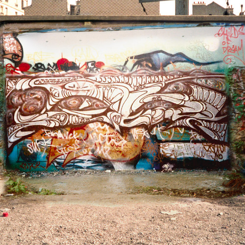 12 Dark. Paris, 1989.