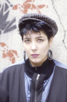 B2Fays. Paris, 1987.