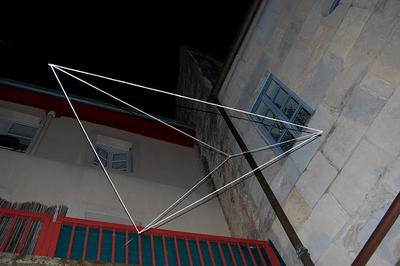 Moneyless - Structure 011. Besançon, 2011.