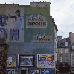 Fresques publicitaire Dubonnet et Ripolin. Rennes, 1983.