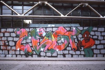 Bando. Paris, 1984.